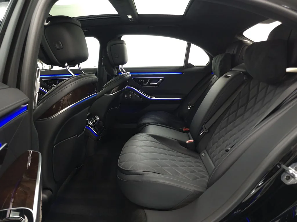 Used 2024 Black Mercedes-Benz S 580e image 30