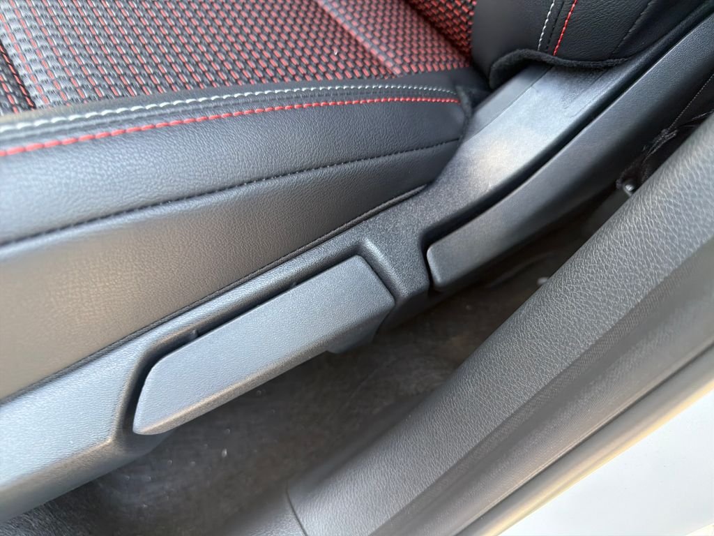 New 2026 Nissan Kicks SR 4D Sport Utility