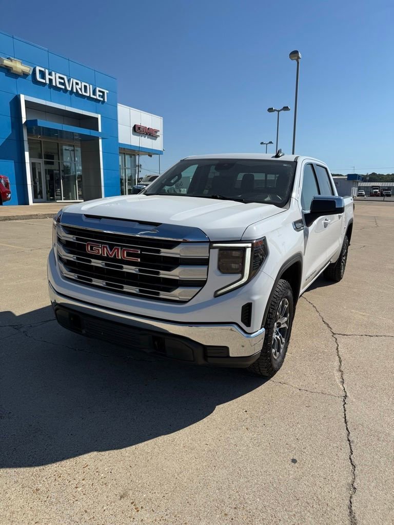 Used 2023 GMC Sierra 1500 SLE with VIN 1GTUUBED6PZ332317 for sale in Little Rock