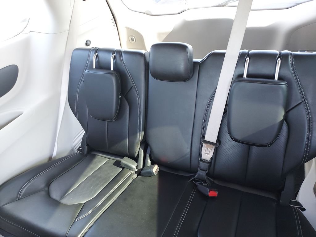 Used 2023 White Chrysler Touring L image 27