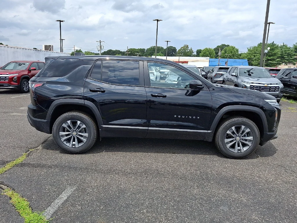 New 2026 Mosaic Black Metallic Chevrolet LT image 9