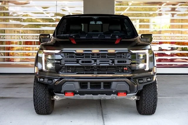 Used 2025 Shelter Green Ford Raptor image 10