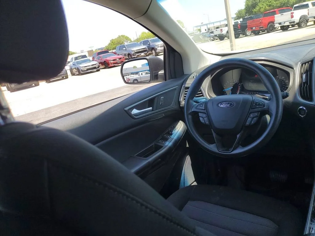 Used 2020 White Ford SE image 15