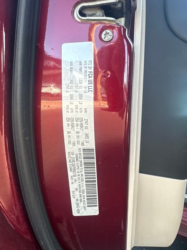 Used 2019 Red Chrysler Touring L image 15