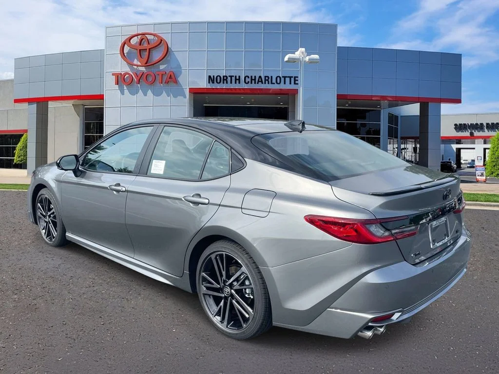 New 2026 Heavy Metal with Midnight Black Metallic roof Toyota XSE image 5