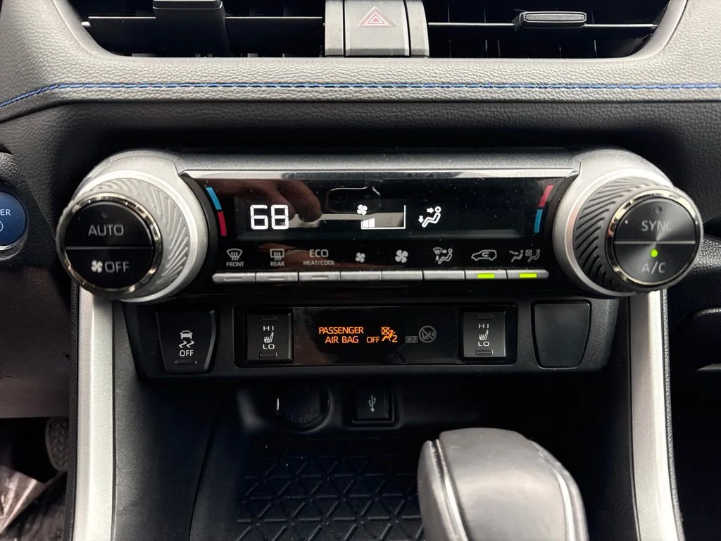 Used 2022 Blizzard Pearl Toyota SE image 15