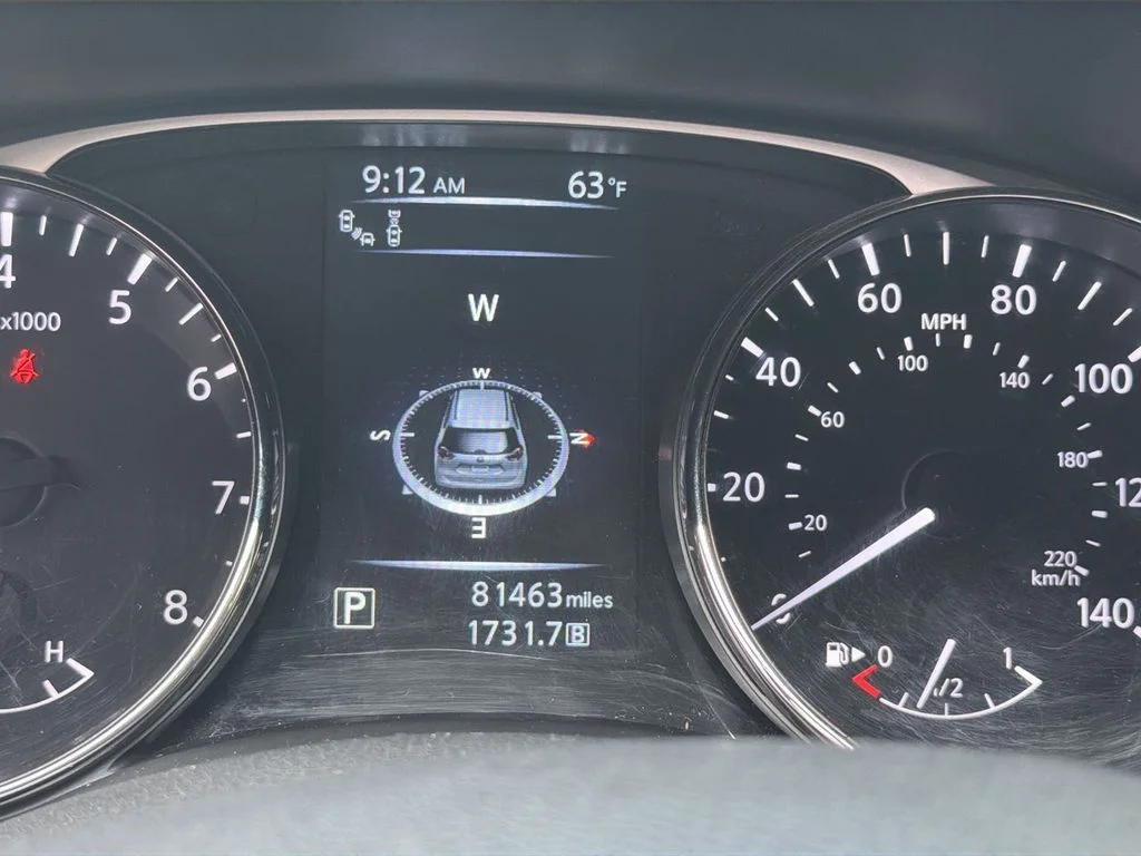 Used 2016 Blue Nissan SL image 12