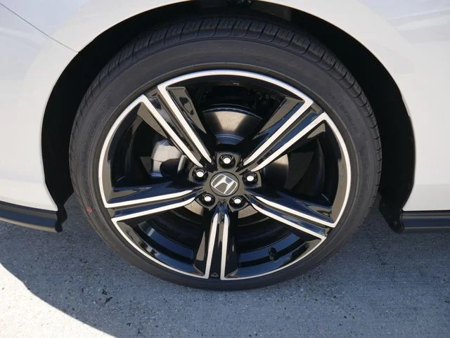 New 2026 Platinum White Pearl Honda SE image 8
