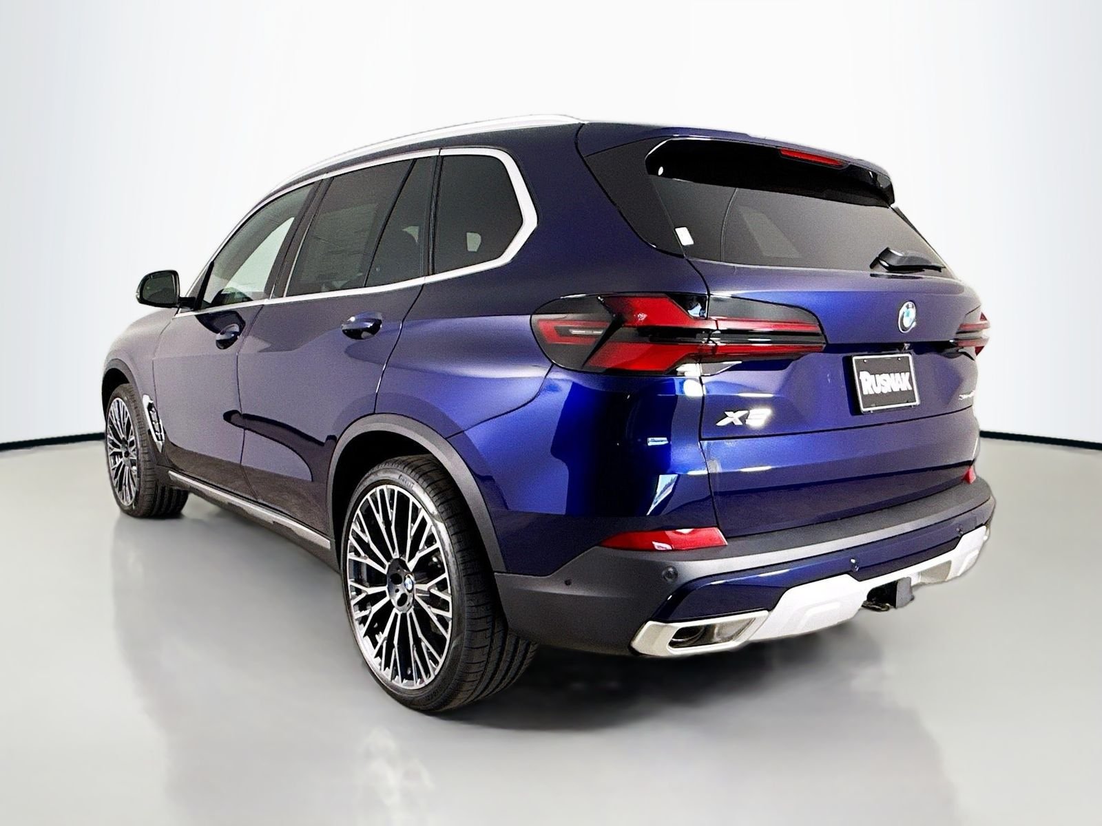 New 2026 Tanzanite Blue II Metallic BMW sDrive40i image 5
