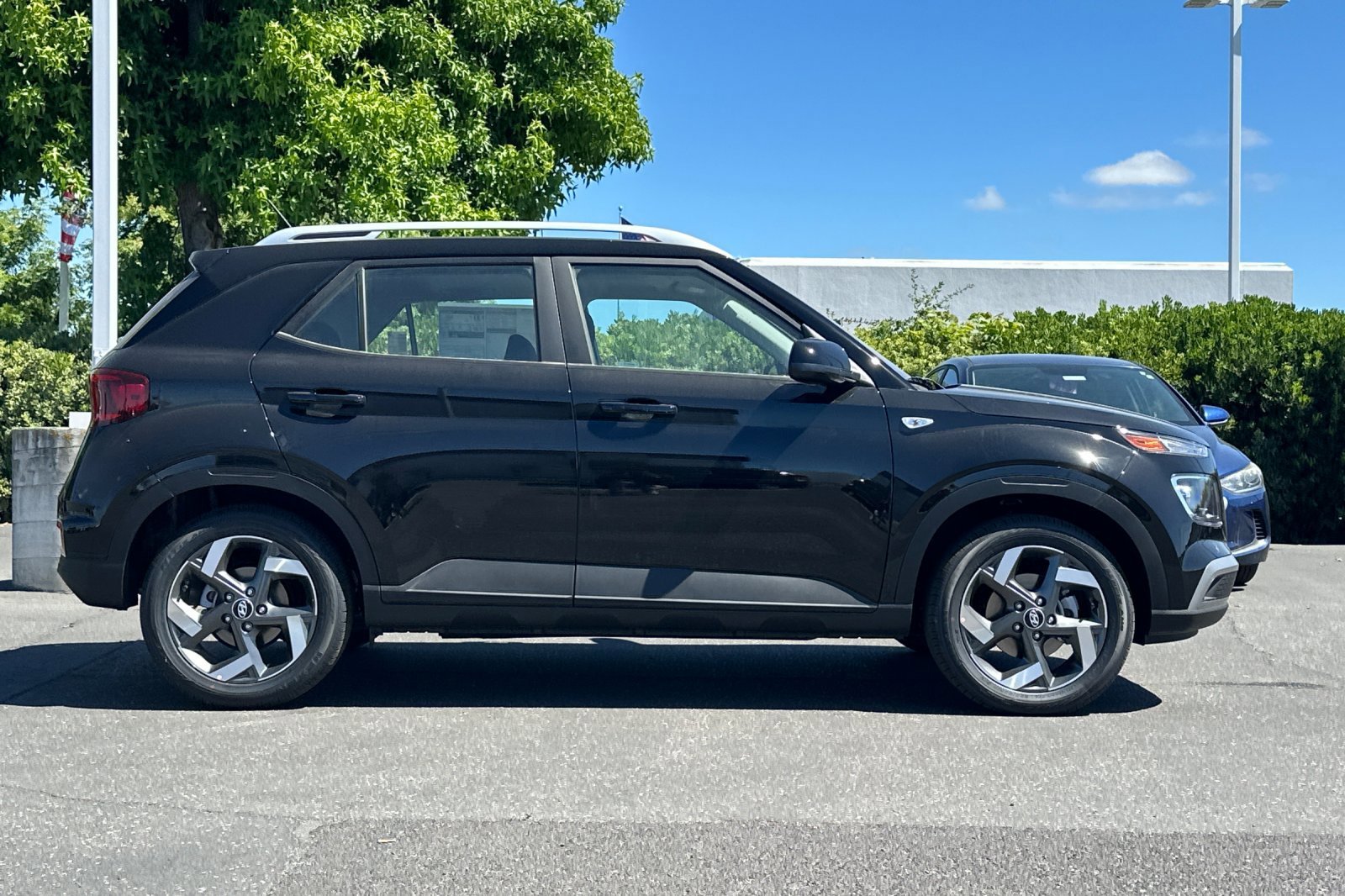 New 2026 Onyx Black Hyundai SEL image 3