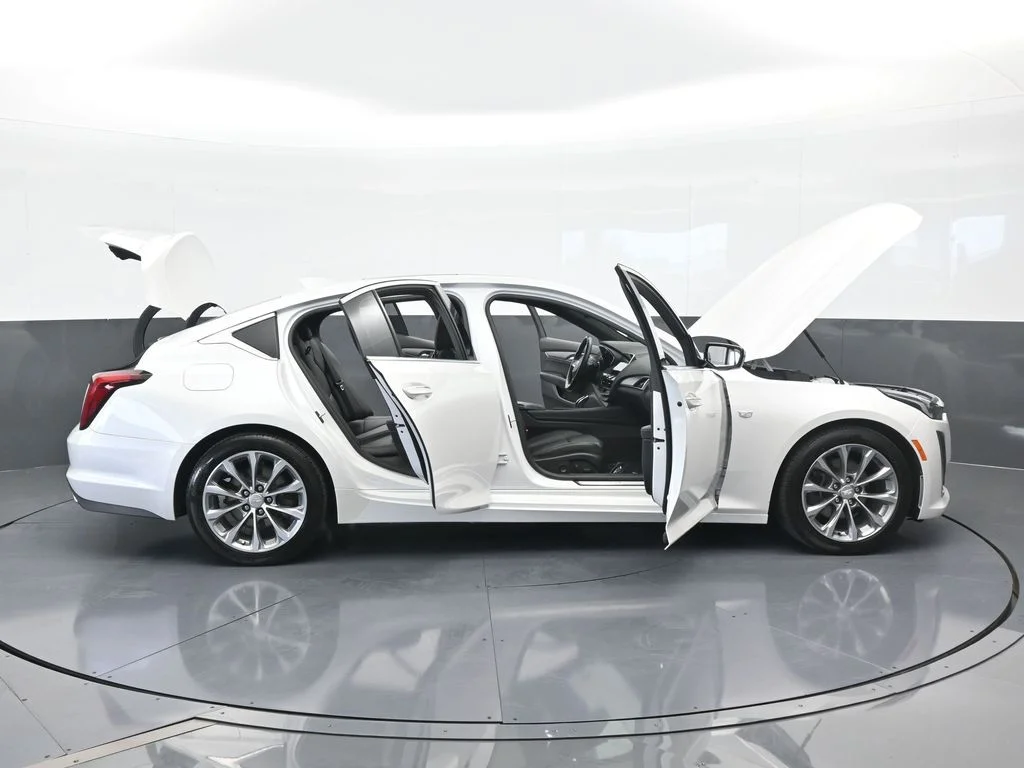 Used 2020 Crystal White Tricoat Cadillac Premium Luxury image 37