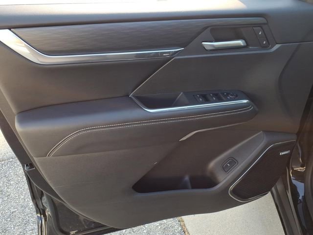 Used 2025 Ebony Twilight Metallic GMC Elevation image 13
