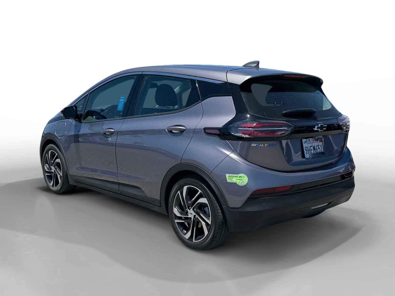 Used 2023 Gray Chevrolet 2LT image 3