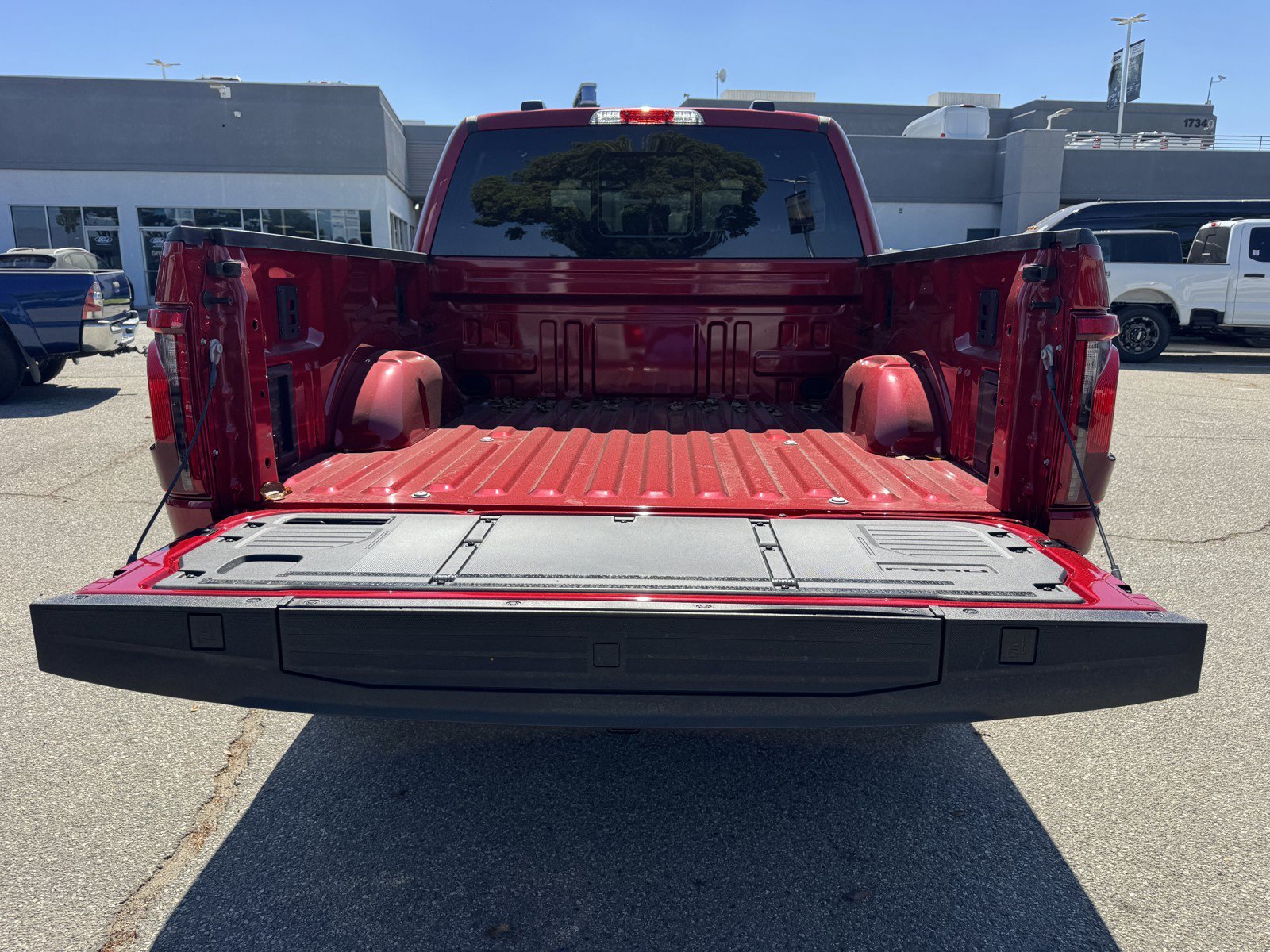 New 2025 Rapid Red Metallic Tinted Clearcoat Ford XLT image 16