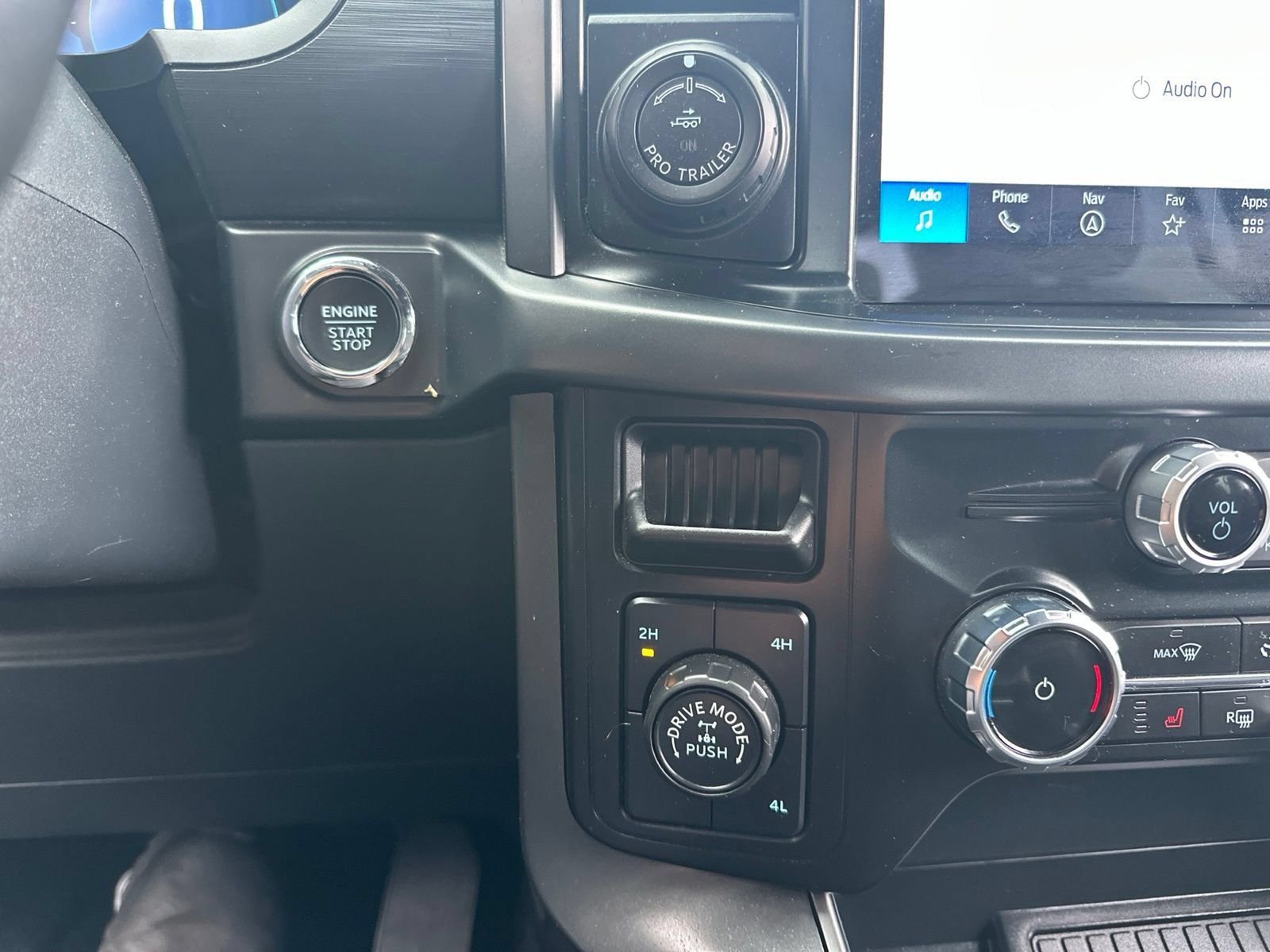 Used 2024 Silver Metallic Ford XLT image 26