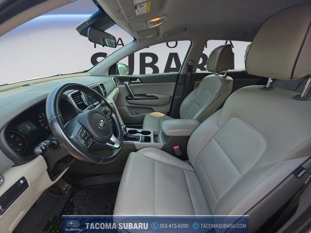 Used 2017 White Kia EX image 10