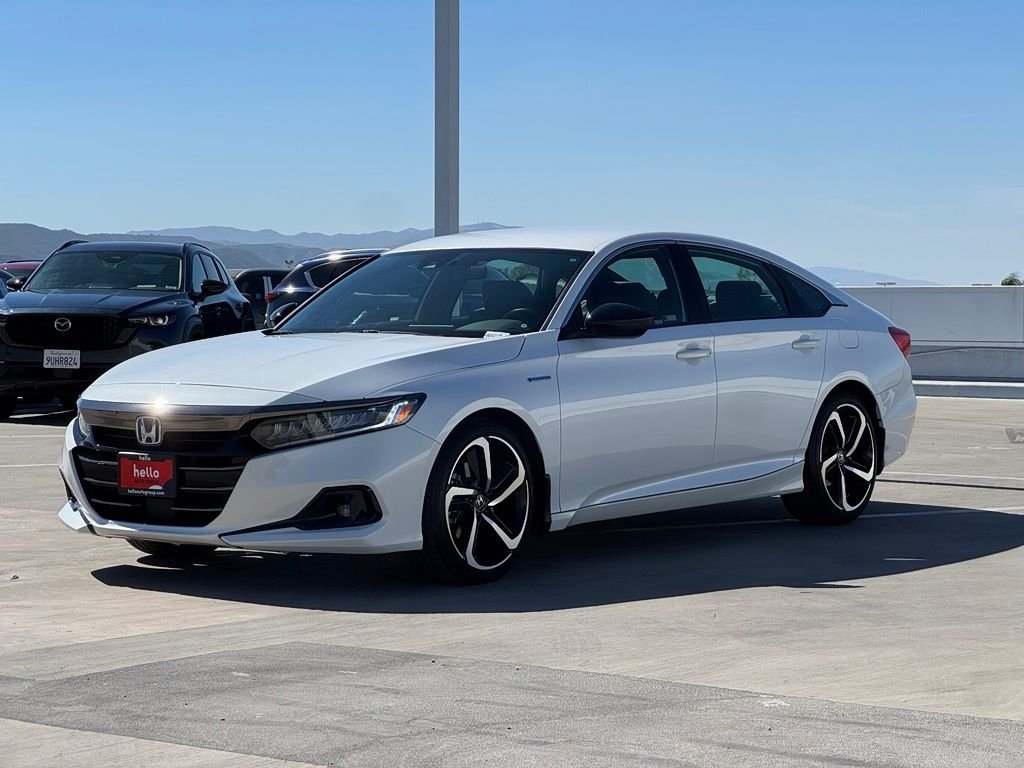 Used 2022 Platinum White Pearl Honda Sport image 4