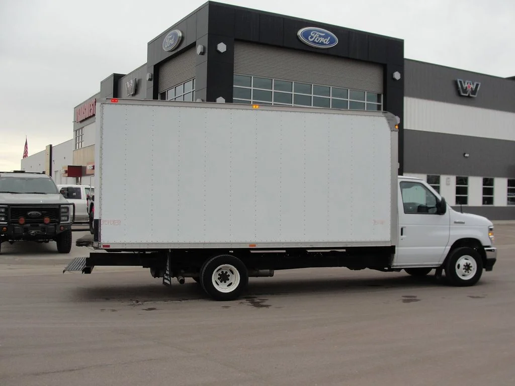 2023 Ford E-Series Cutaway Base - Photo 6