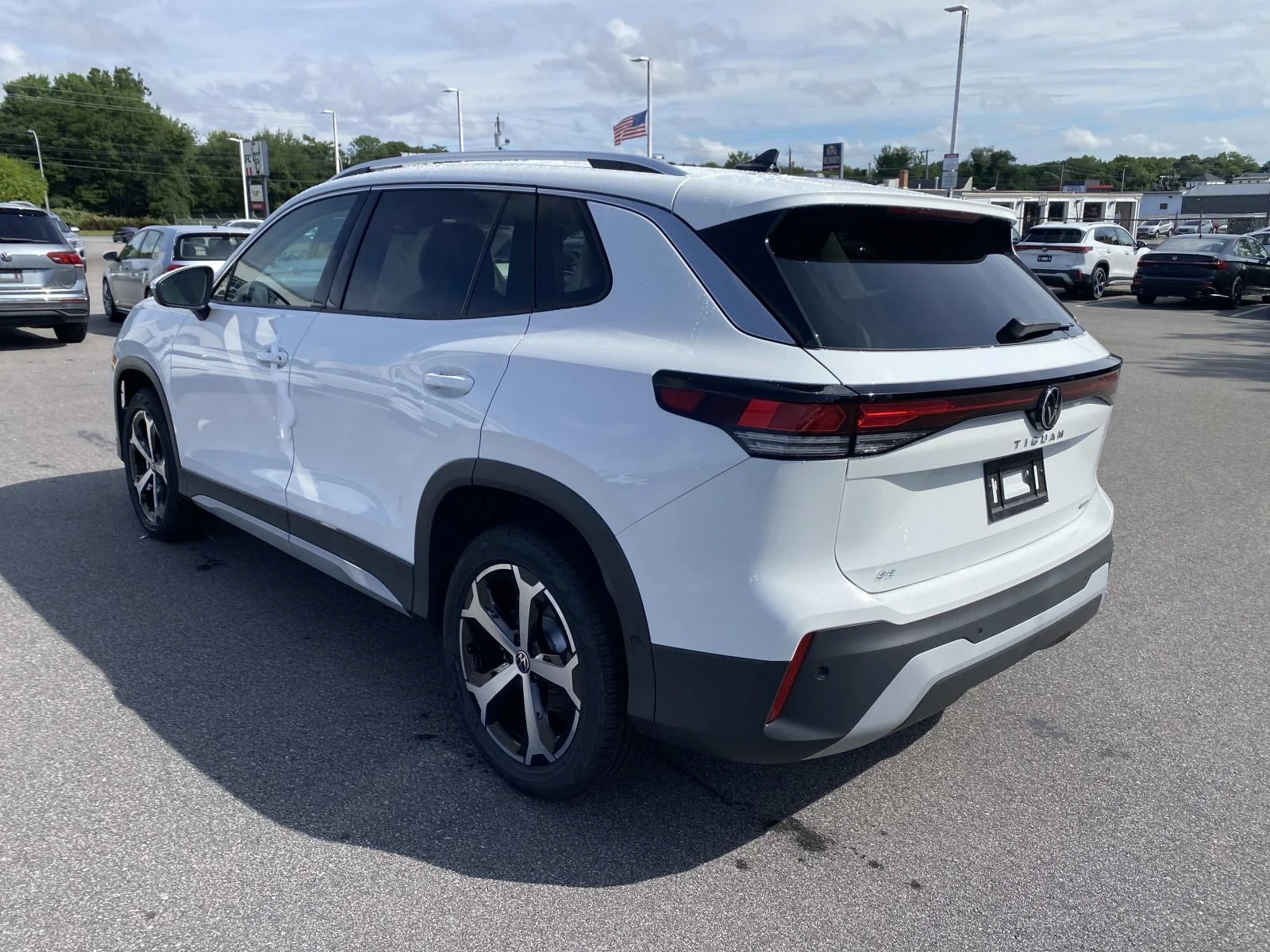 New 2026 Pure White Volkswagen SE 4MOTION image 3