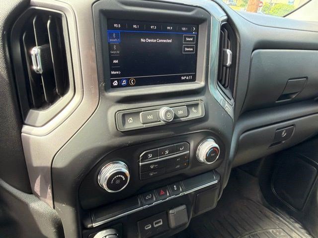 Used 2021 Pacific Blue Metallic GMC Base image 17
