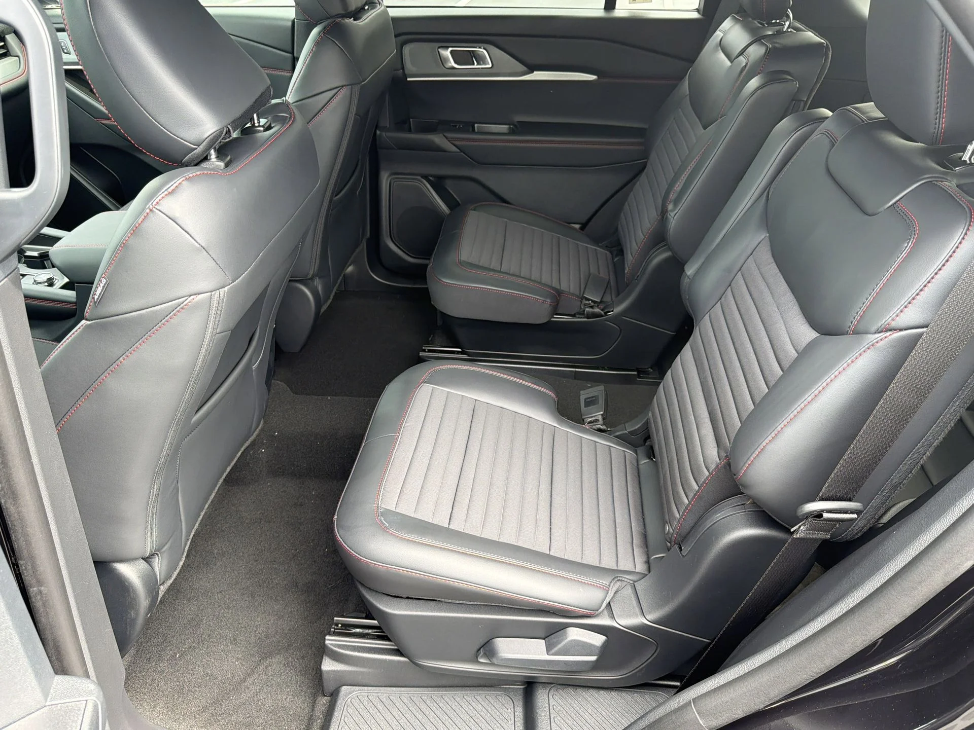 New 2026 Agate Black Metallic Ford ST-Line image 22
