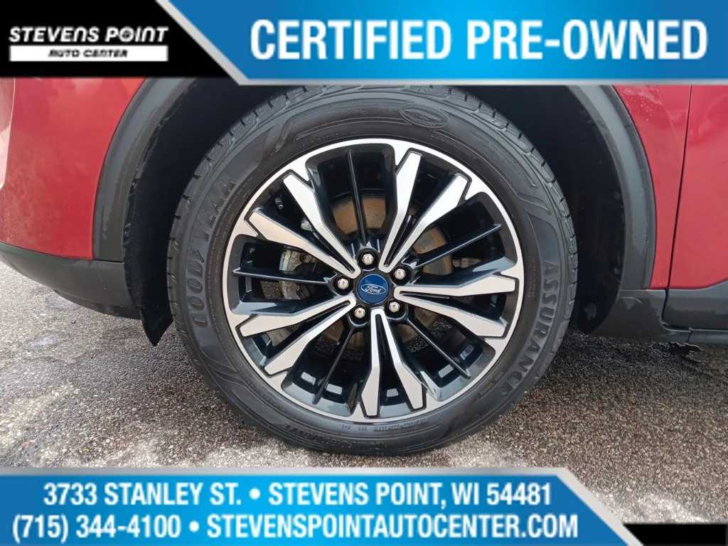 Used 2021 Rapid Red Metallic Tinted Clearcoat Ford SE image 15