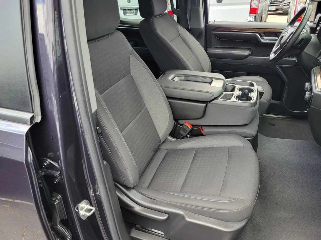 Used 2023 Gray Chevrolet LT image 18