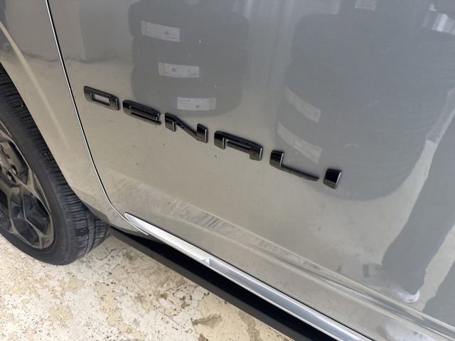 2026 GMC Yukon Denali - Photo 29