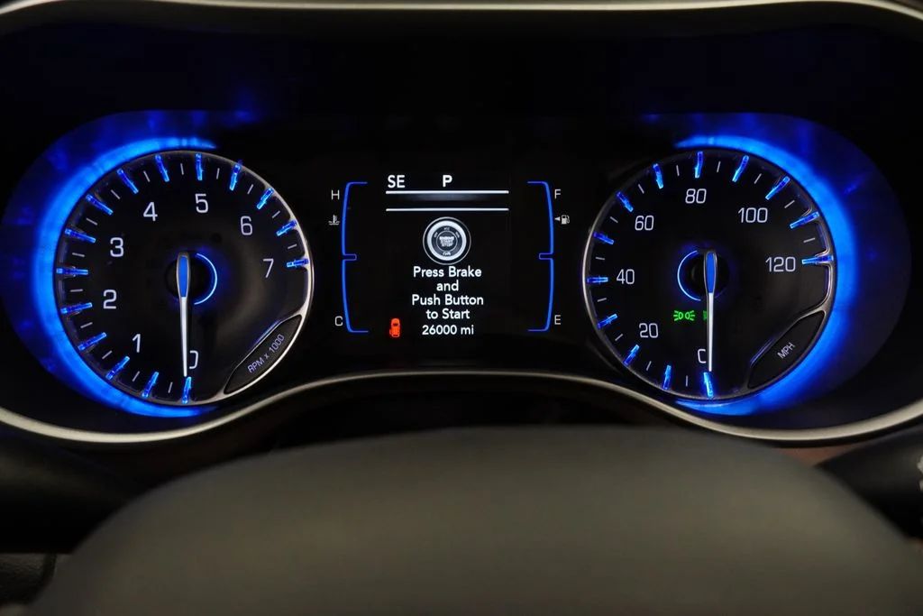 Used 2019 Silver Chrysler Touring Plus image 33