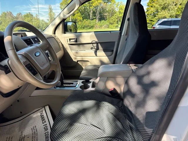 Used 2010 Beige Ford XLT image 15