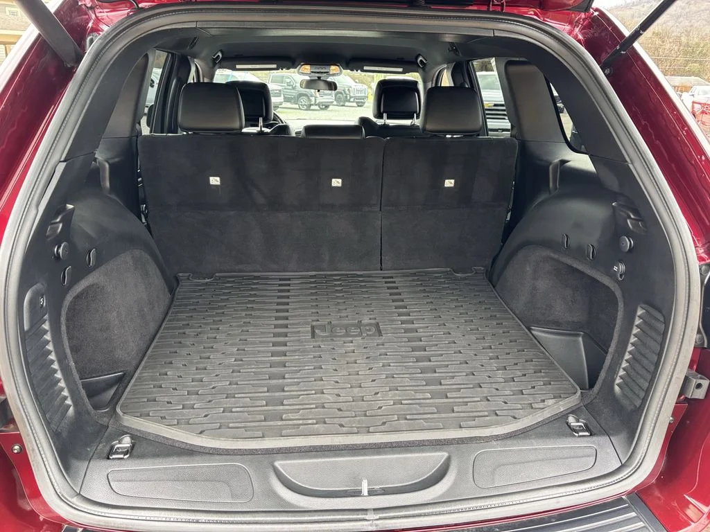 Used 2021 Red Jeep Laredo X image 18