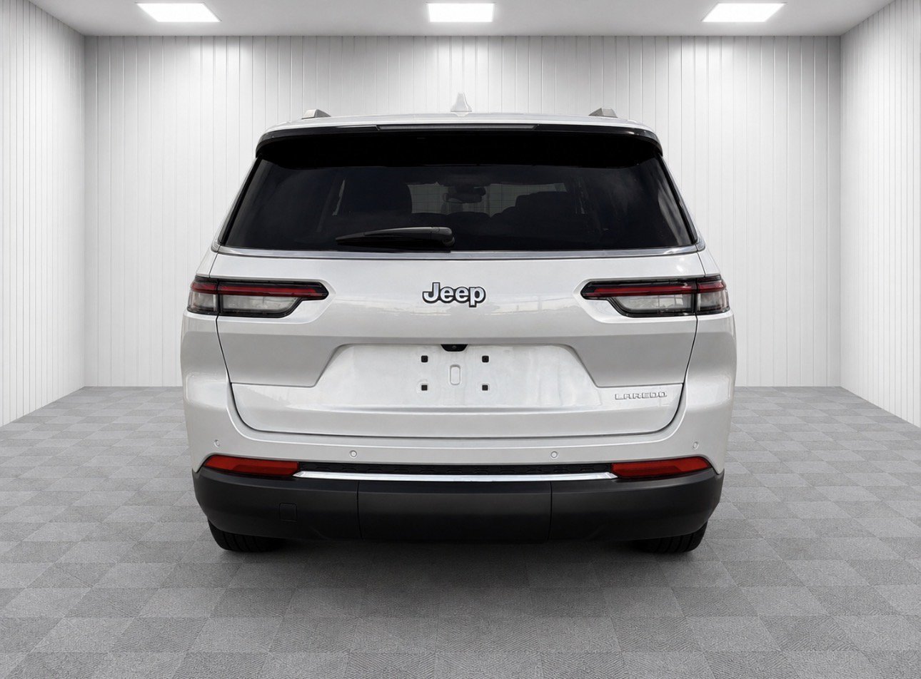 Used 2025 Silver Zynith Jeep Laredo X image 4