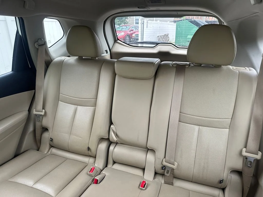 Used 2017 White Nissan SL image 19