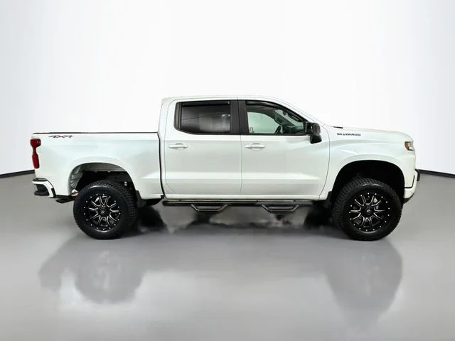 Used 2019 Beige Chevrolet RST image 8