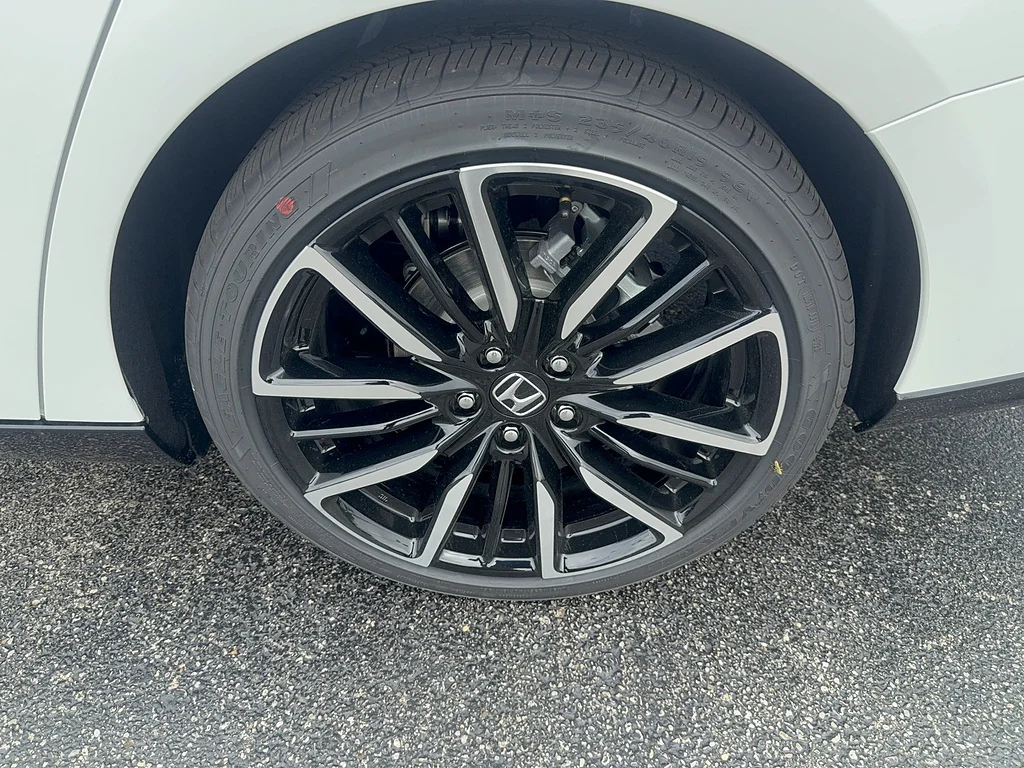 New 2026 Platinum White Pearl Honda Touring image 9