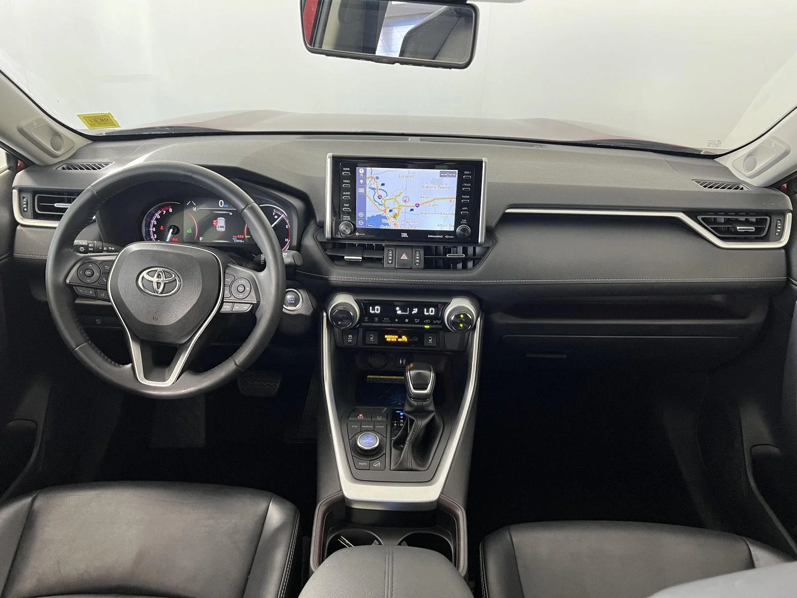 Used 2019  Toyota Limited image 21