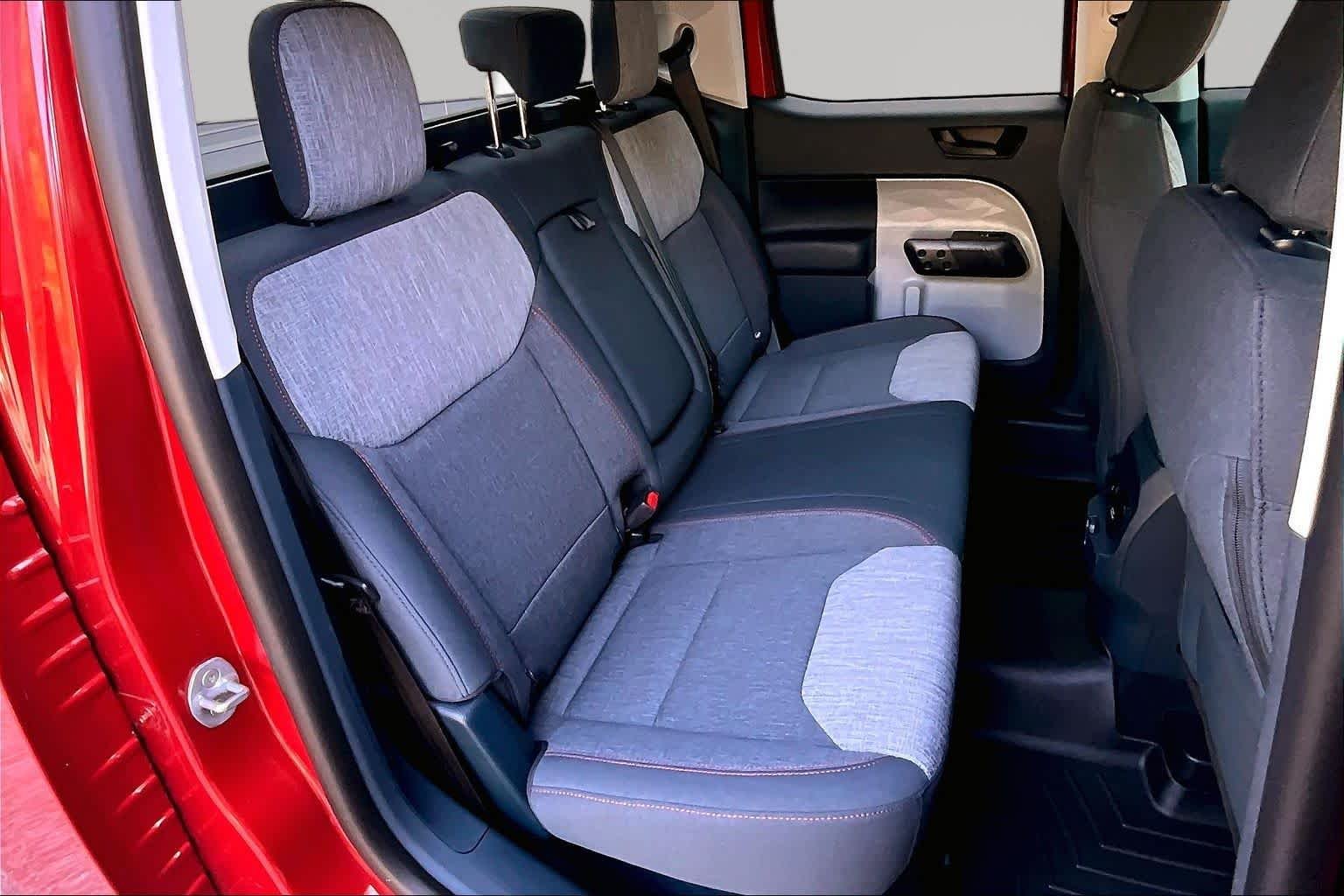 Used 2023 Hot Pepper Red Tinted Clearcoat Ford XLT image 20