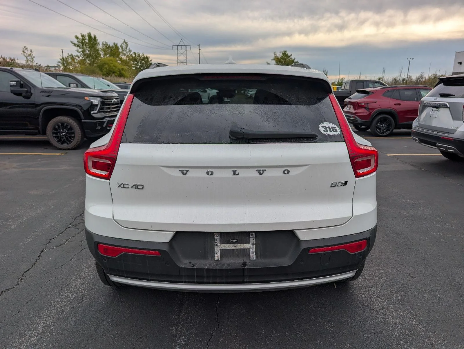 Used 2023 Crystal White Metallic Volvo Plus Dark Theme image 6