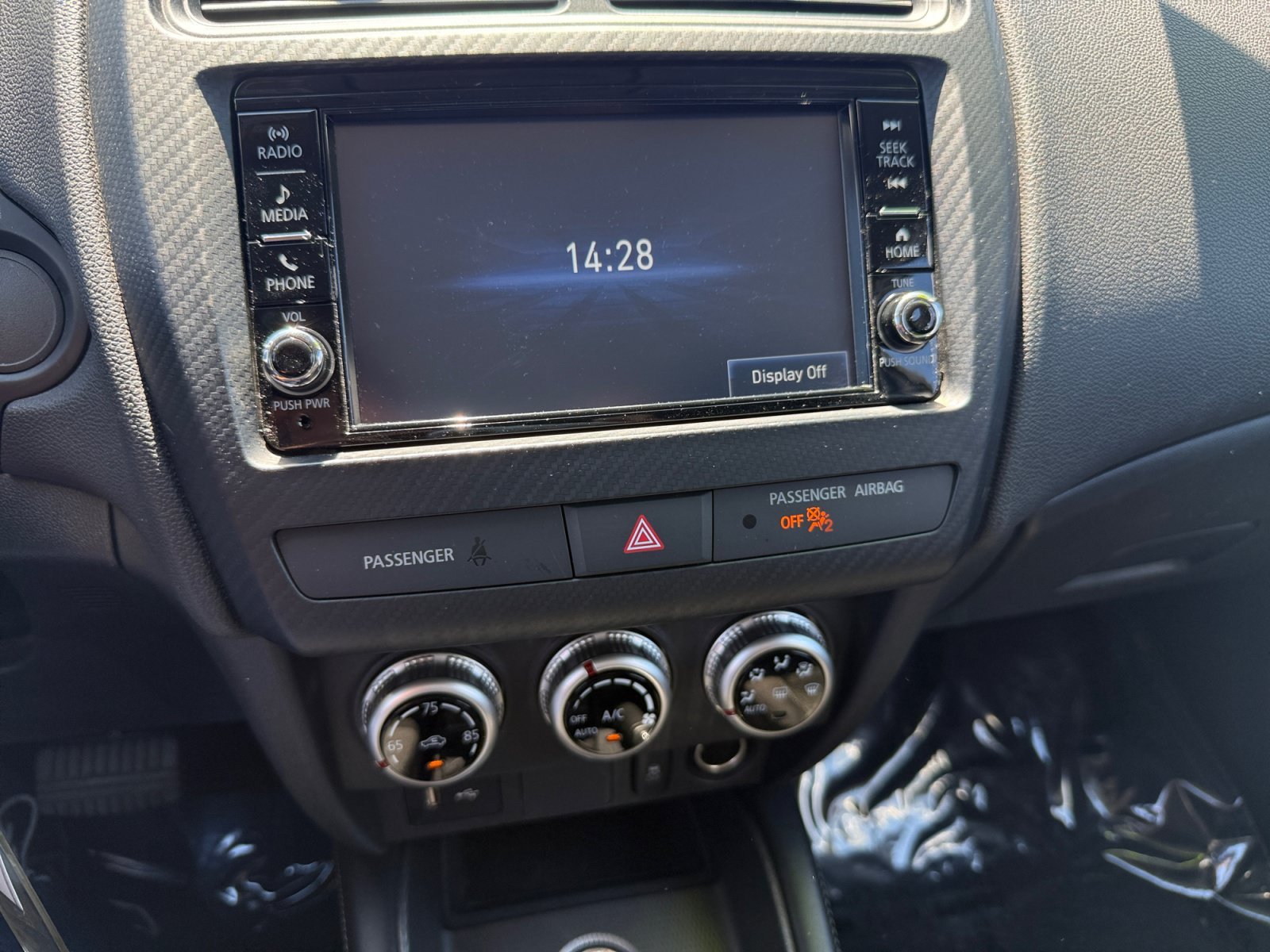 Used 2024 Silver Mitsubishi 2.0 ES image 12
