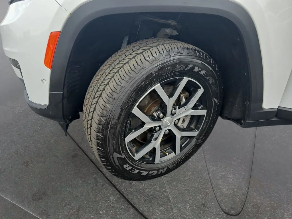 Used 2023 White Jeep Limited image 32