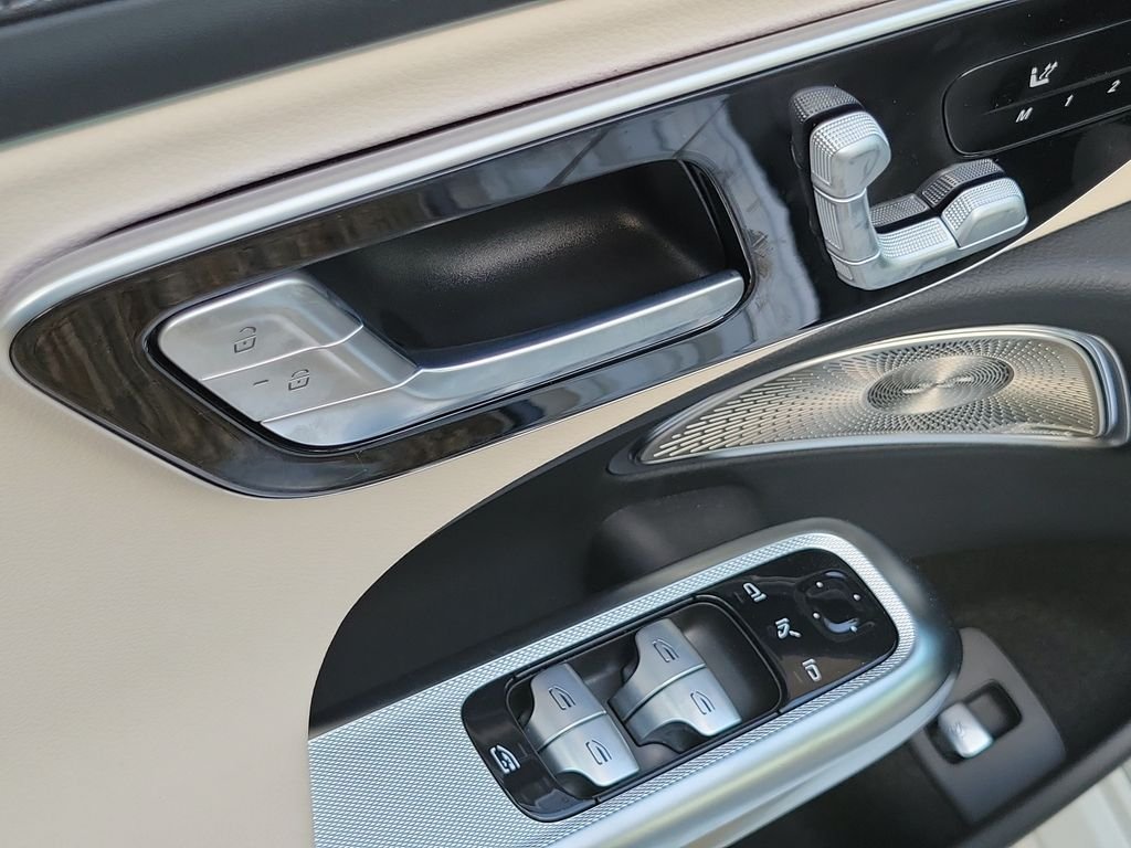 New 2026 MANUFAKTUR Moonlight White Metallic Mercedes-Benz E 350 image 19
