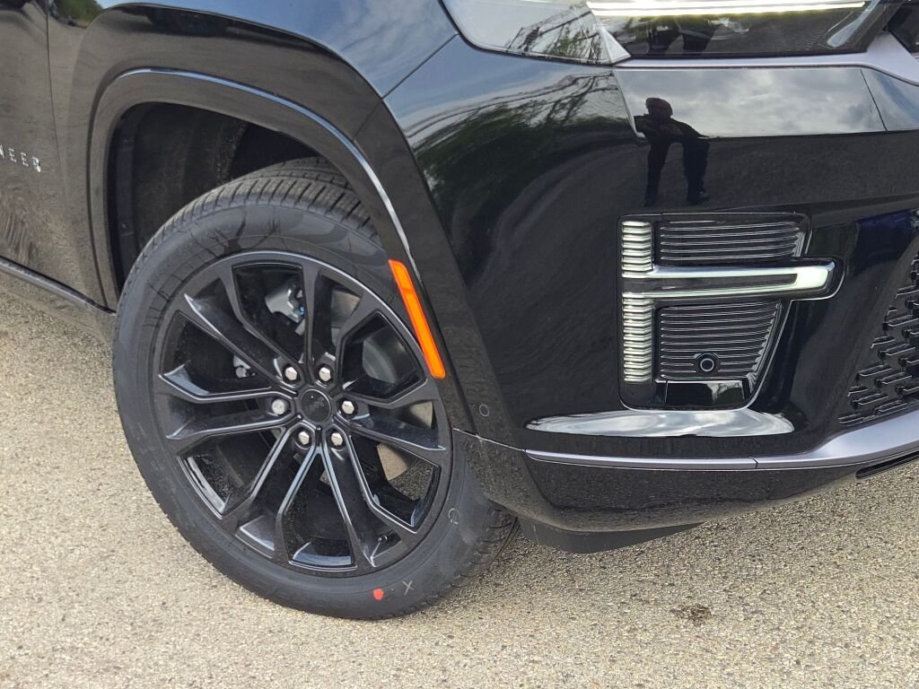 New 2026 High Gloss Black Exterior Paint Jeep Summit Obsidian image 4