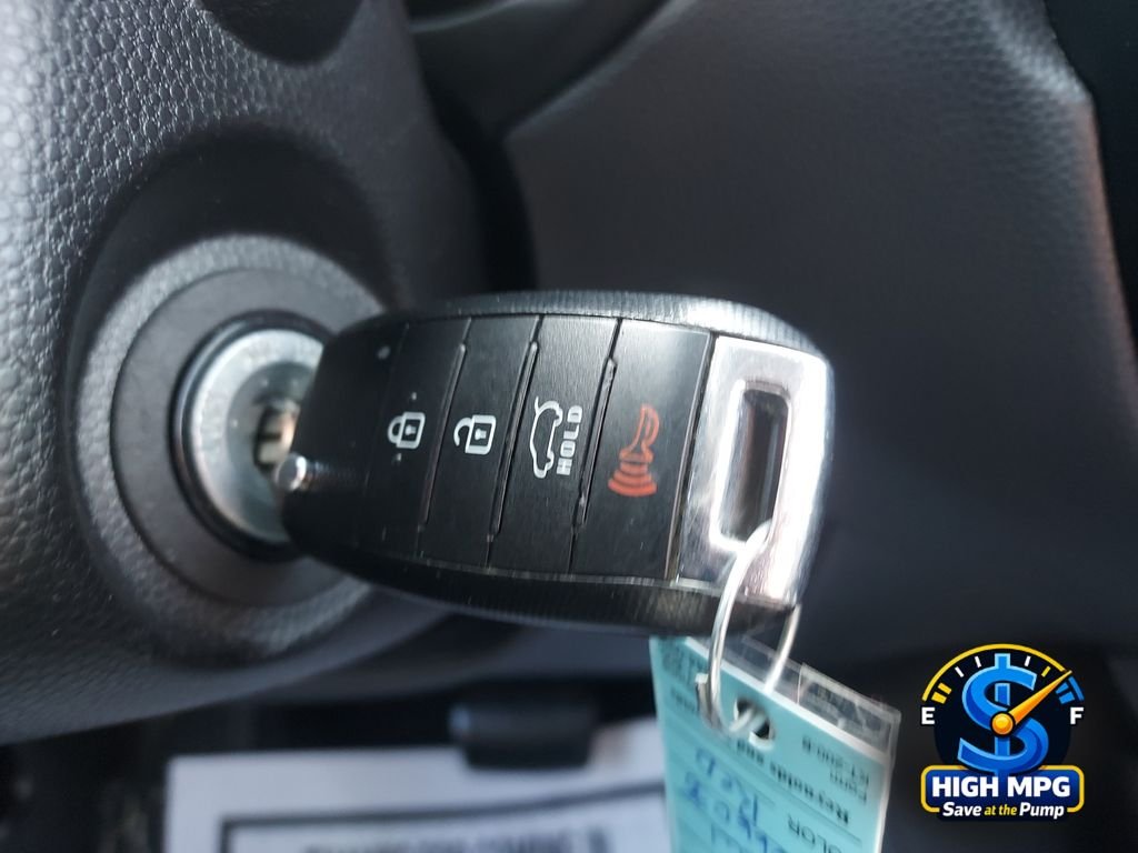 Used 2019 Red Kia Plus image 34