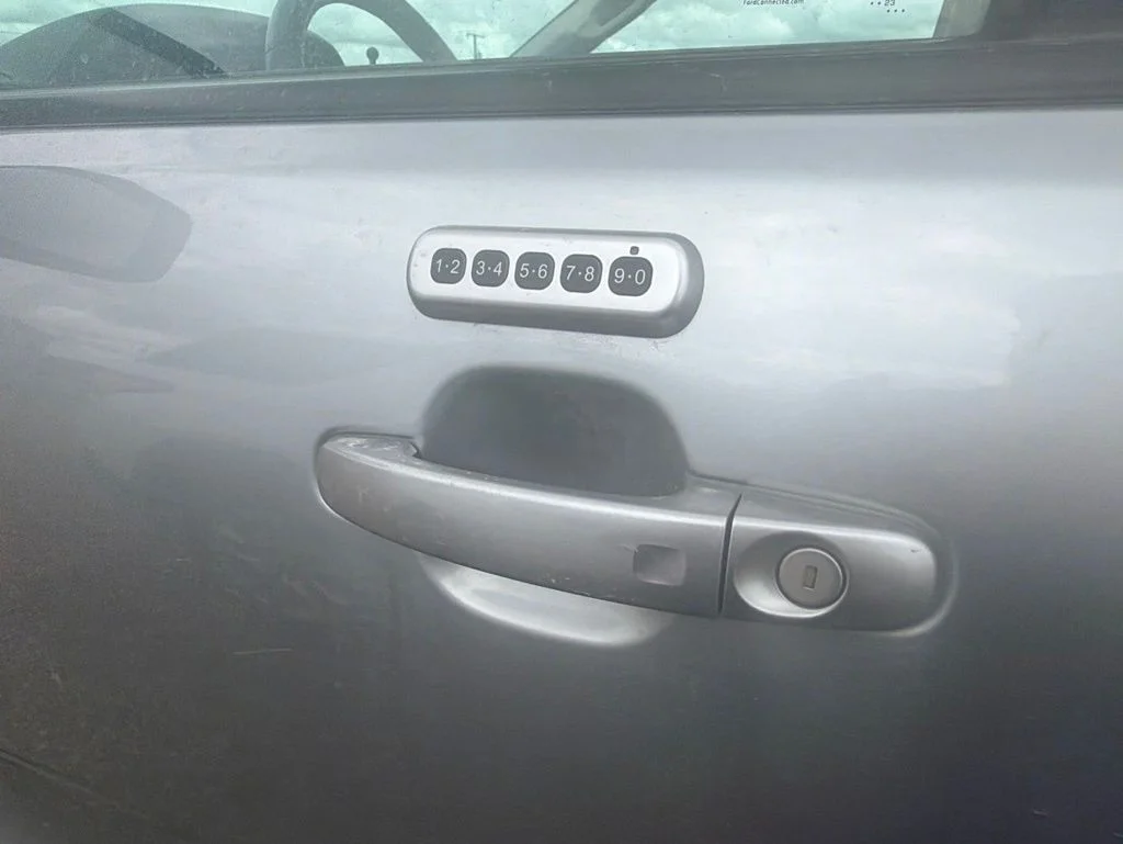 Used 2023 Silver Metallic Ford Lariat image 10