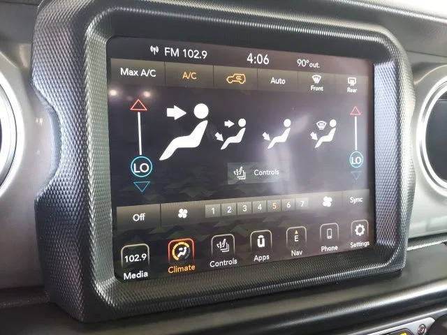 Used 2022 White Jeep Unlimited Sahara image 20