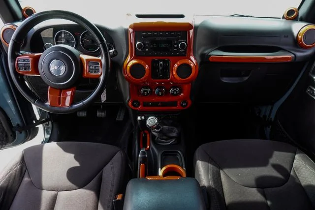 Used 2014 Gray Jeep Unlimited Sport image 18