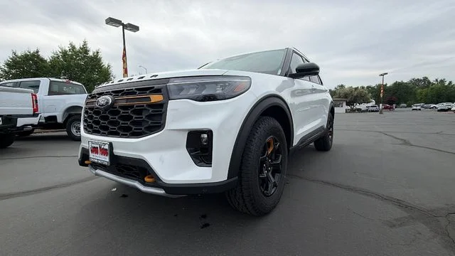New 2026 Star White Metallic Tri-Coat Ford Tremor® image 9