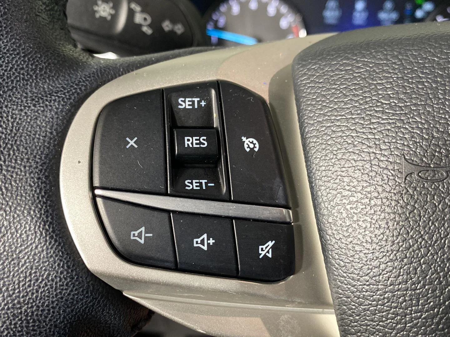 Used 2023 Star White Metallic Tri-Coat Ford XLT image 12