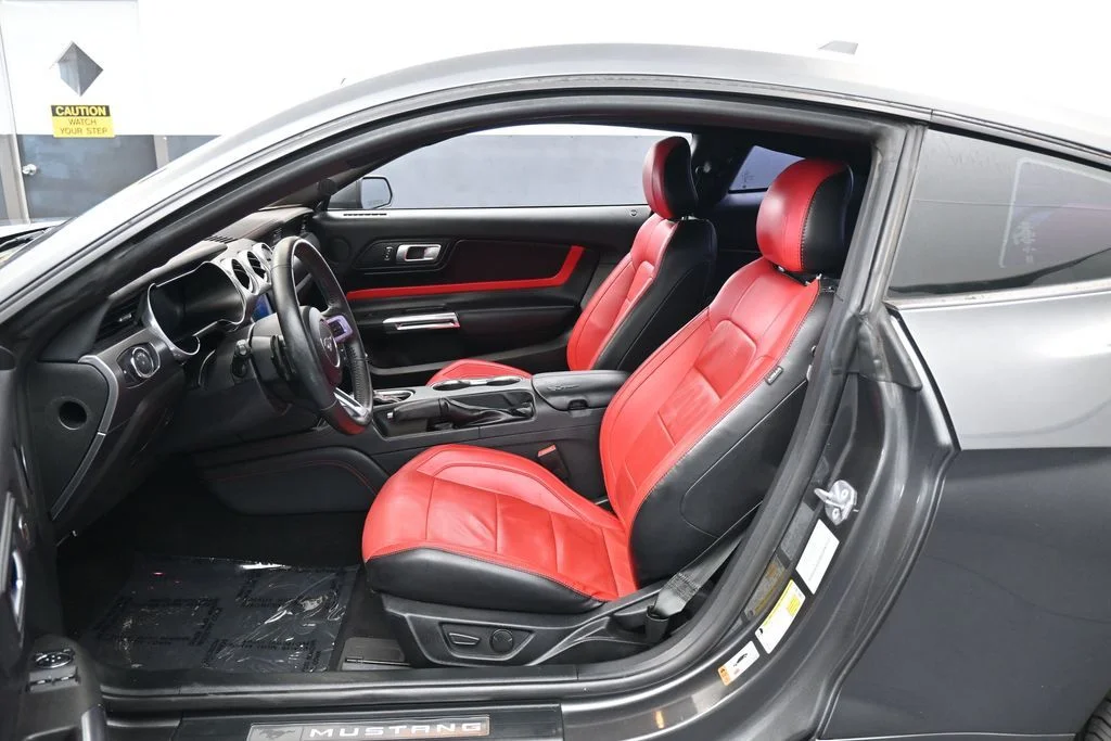 Used 2020 Magnetic Ford GT Premium image 11