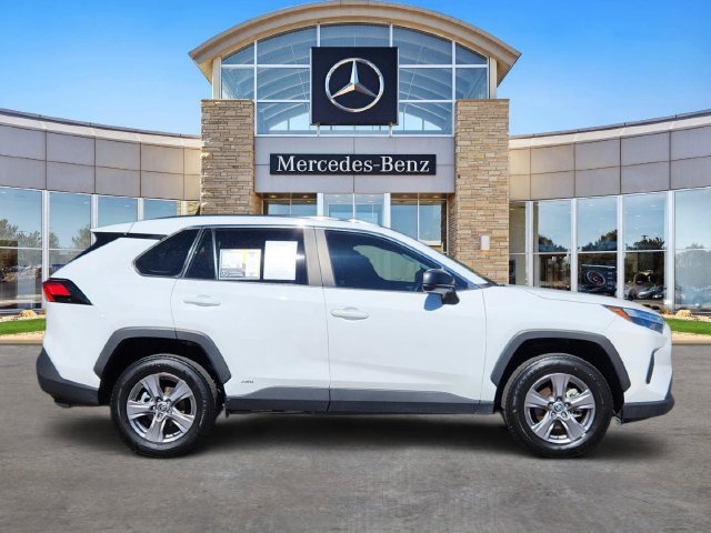 Used 2025 White Toyota LE image 5
